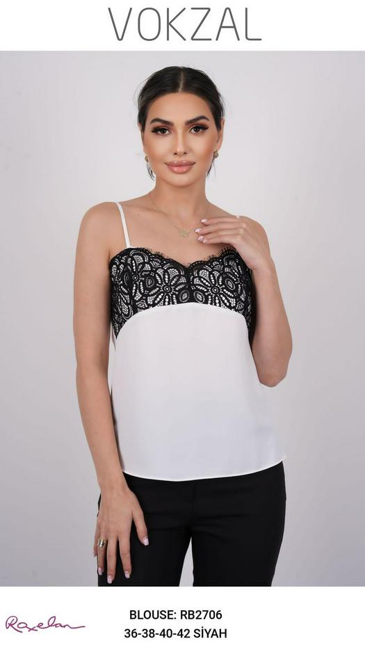 sleeveless T-shirt