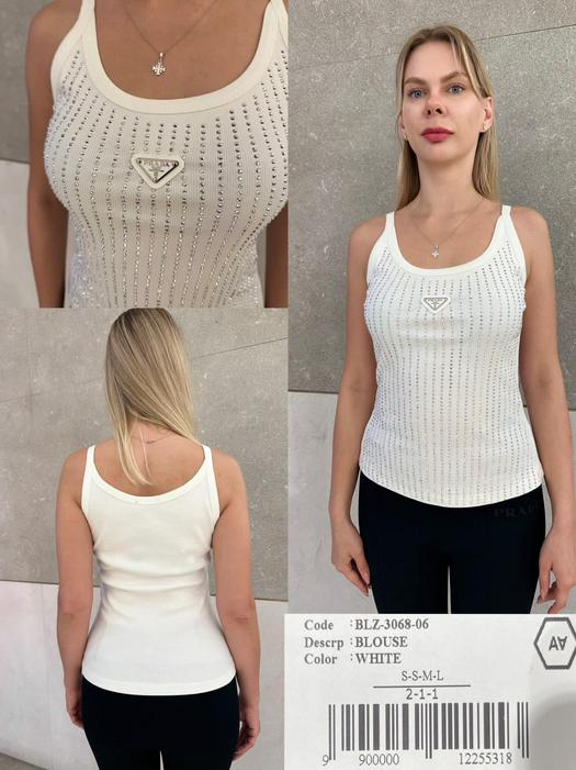 sleeveless T-shirt