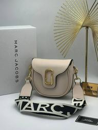 MARC JACOBS