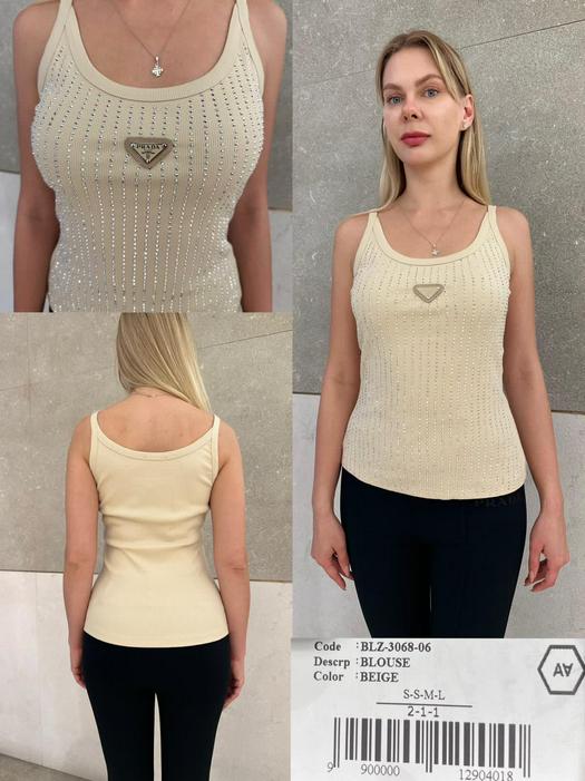 sleeveless T-shirt