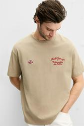 T-SHIRT WITH CONTRAST EMBROIDERY