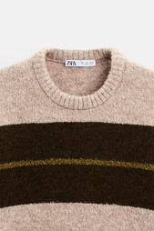 BOUCLÉ TEXTURED SWEATER