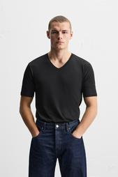 BASIC V-NECK T-SHIRT