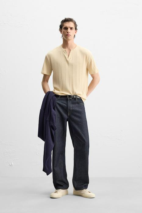 PLEATED T-SHIRT WITH BUTTONS