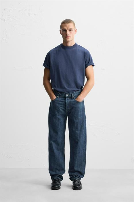 STRAIGHT-LEG JEANS