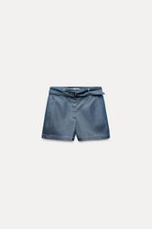 SHORTS WITH CONTRAST TOPSTITCHING AND BELT