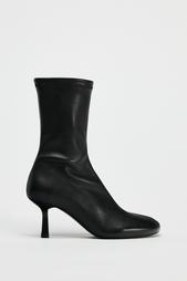 SOFT LEATHER ANKLE BOOTS